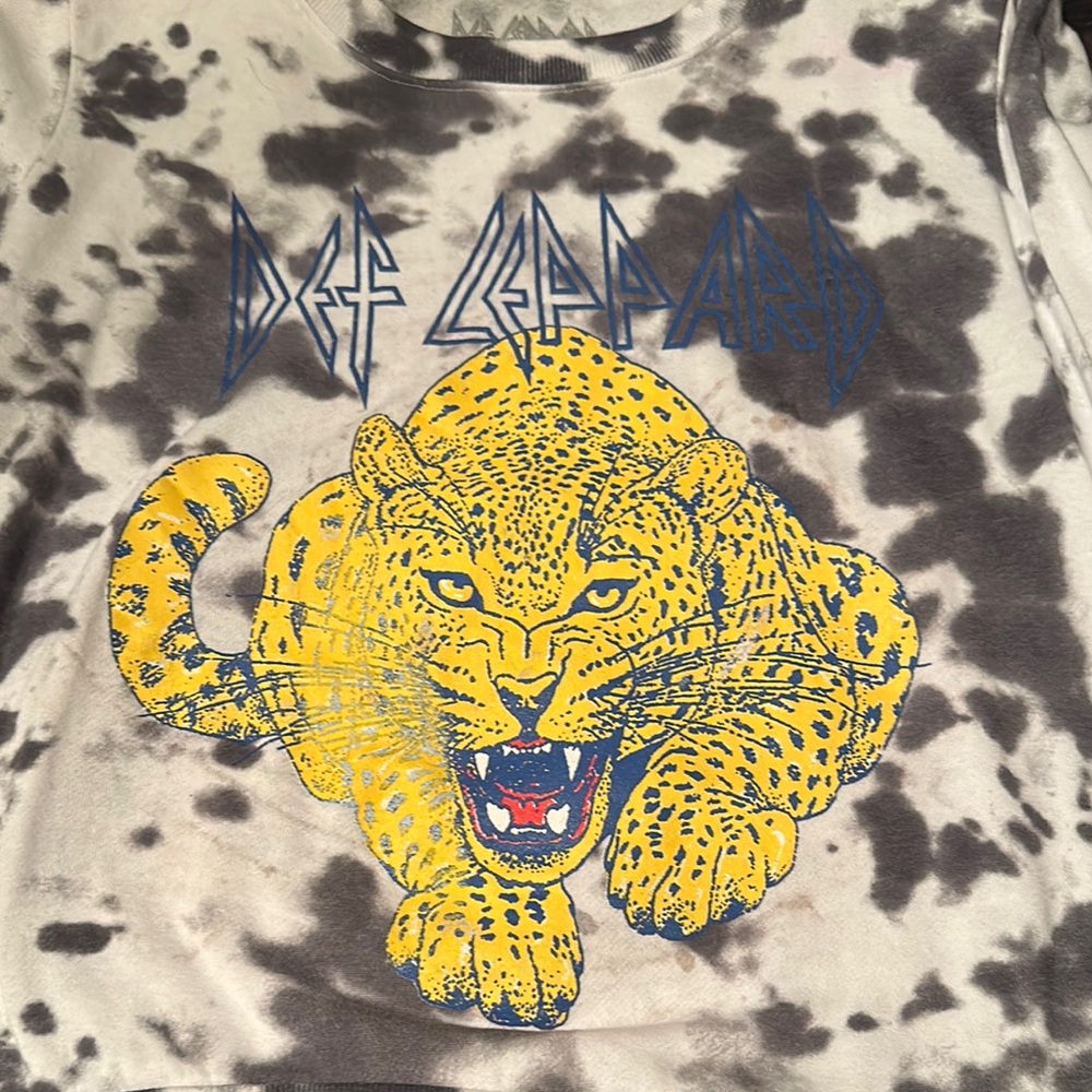 Def-Leppard - Yellow and Gray crewneck